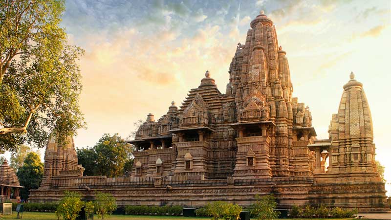 Golden Triangle Tour with Orchha Khajuraho Varanasi